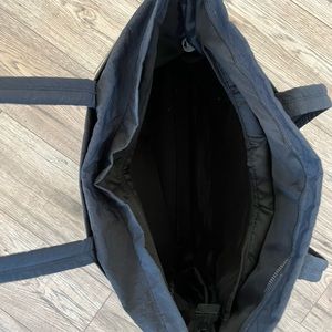 Lululemon - On my level tote